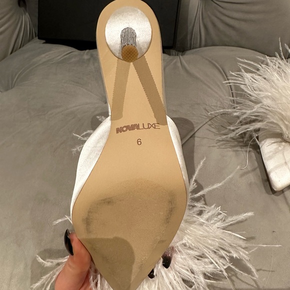 Fashionova Embelished white Pump - Picture 3 of 4